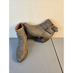Women's Indigo Rd. Taupe Ankle Boots & Booties Size 6